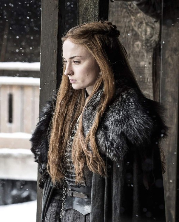الممثلة الجميلة صوفي تيرنر سانسا ستارك Sophie Turner صورها وزوجها ويكيبيديا السيرة الذاتية