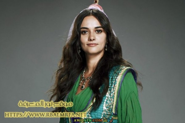 من هي هاندا سورال الممثلة التركية للمسلسلات ويكيبيديا السيرة الذاتية